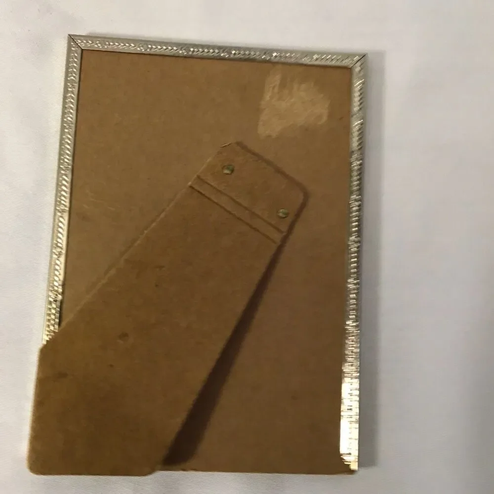 Vintage Gold-Tone Metal Tabletop 5x7 Photo Picture Frame
